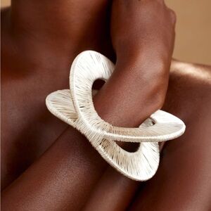 Archived Khoi Kovu Elegant Silver Statement Bracelet